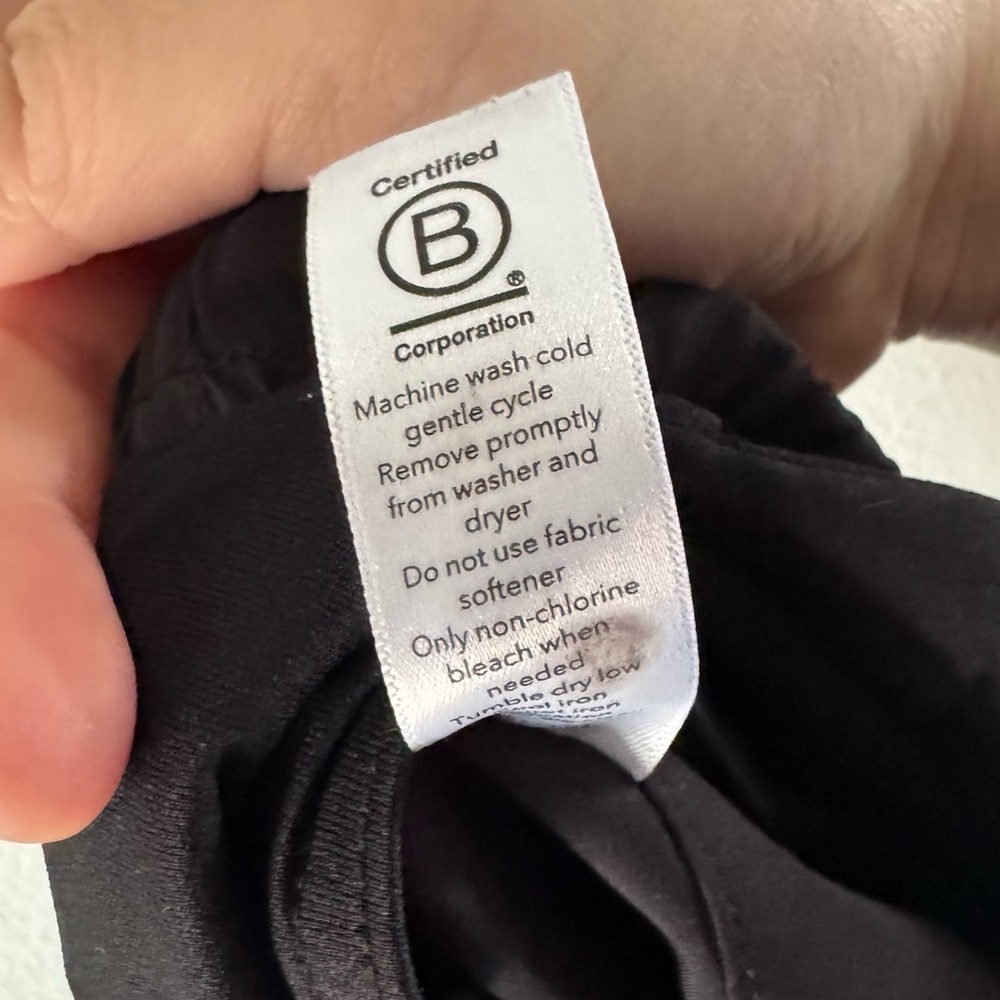 Athleta Black Mesh Racer Run Short Like New Sporty Chic Athleisure Performance - Picture 14 of 16